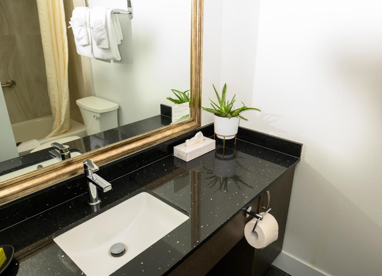 Oceanfront Suites At Cowichan Bay Extérieur photo