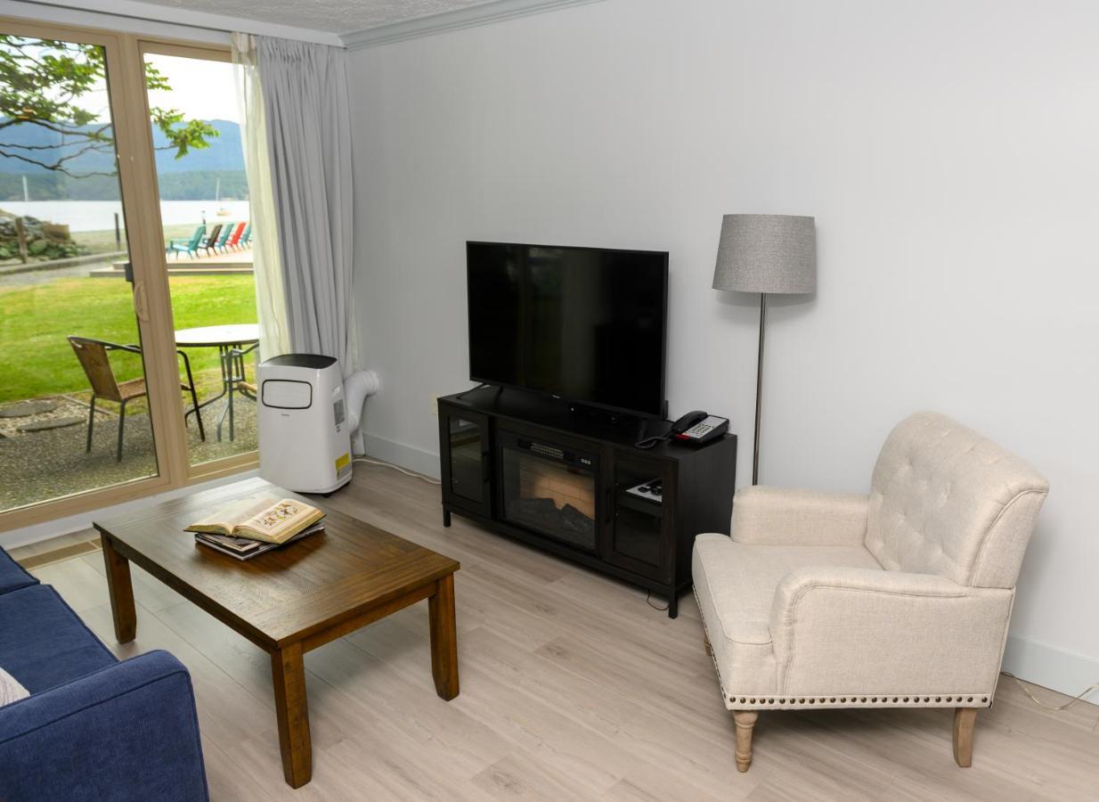 Oceanfront Suites At Cowichan Bay Extérieur photo