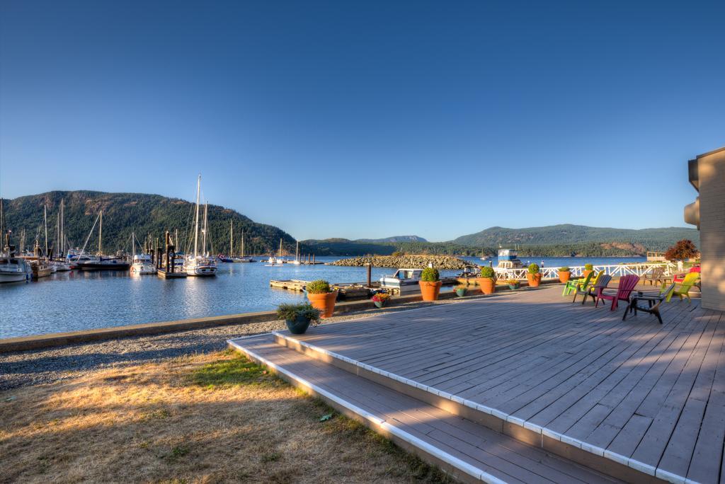 Oceanfront Suites At Cowichan Bay Extérieur photo