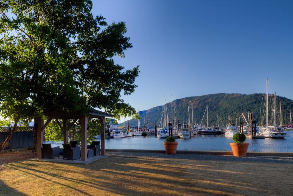 Oceanfront Suites At Cowichan Bay Extérieur photo