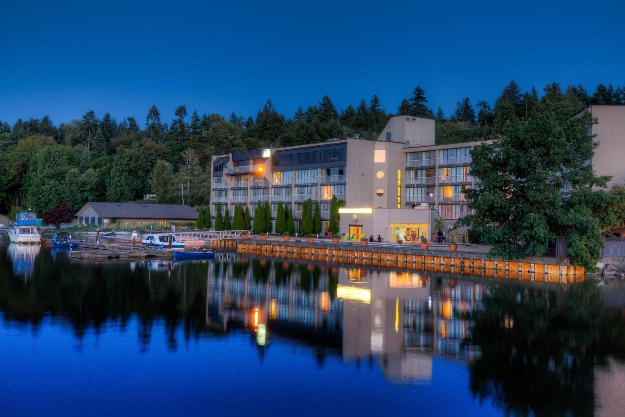 Oceanfront Suites At Cowichan Bay Extérieur photo