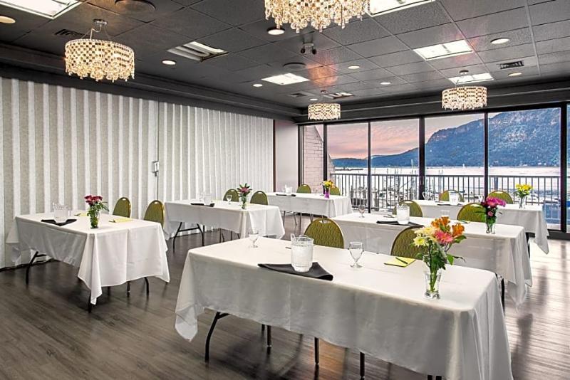 Oceanfront Suites At Cowichan Bay Extérieur photo